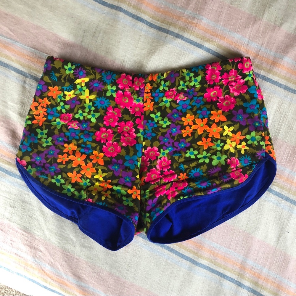 Vintage floral high waist shorts